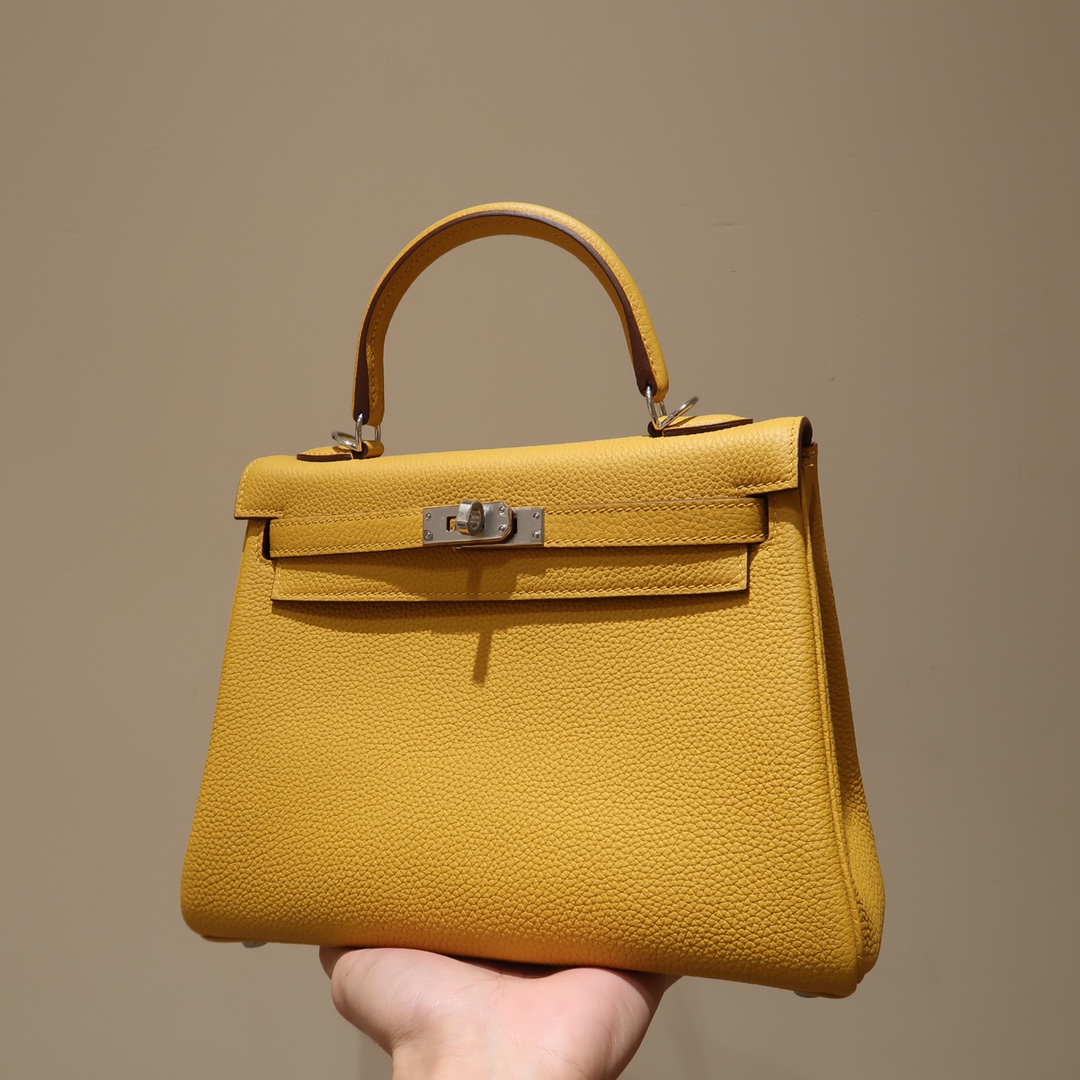 Hermes Kelly 25cm Handbag Shoulder Bag in Yellow Amber Togo Leather